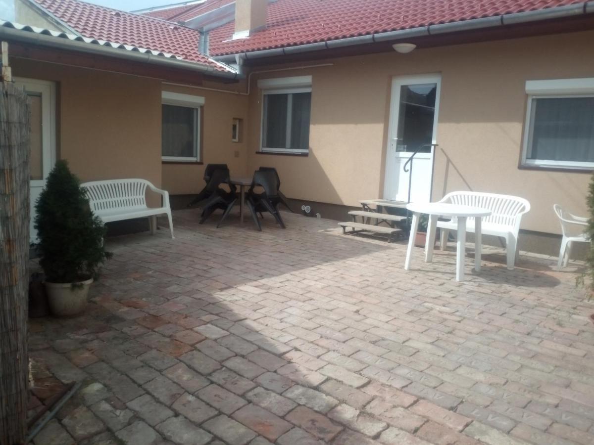Start Apartmanok Pécs Zewnętrze zdjęcie