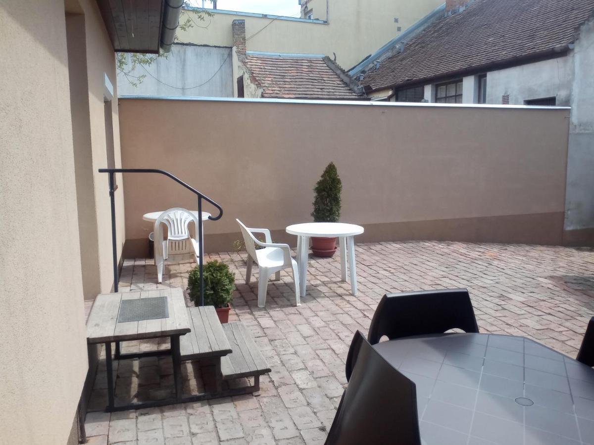 Start Apartmanok Pécs Zewnętrze zdjęcie