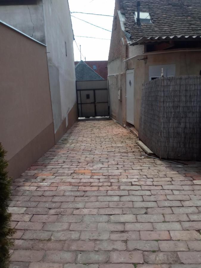Start Apartmanok Pécs Zewnętrze zdjęcie