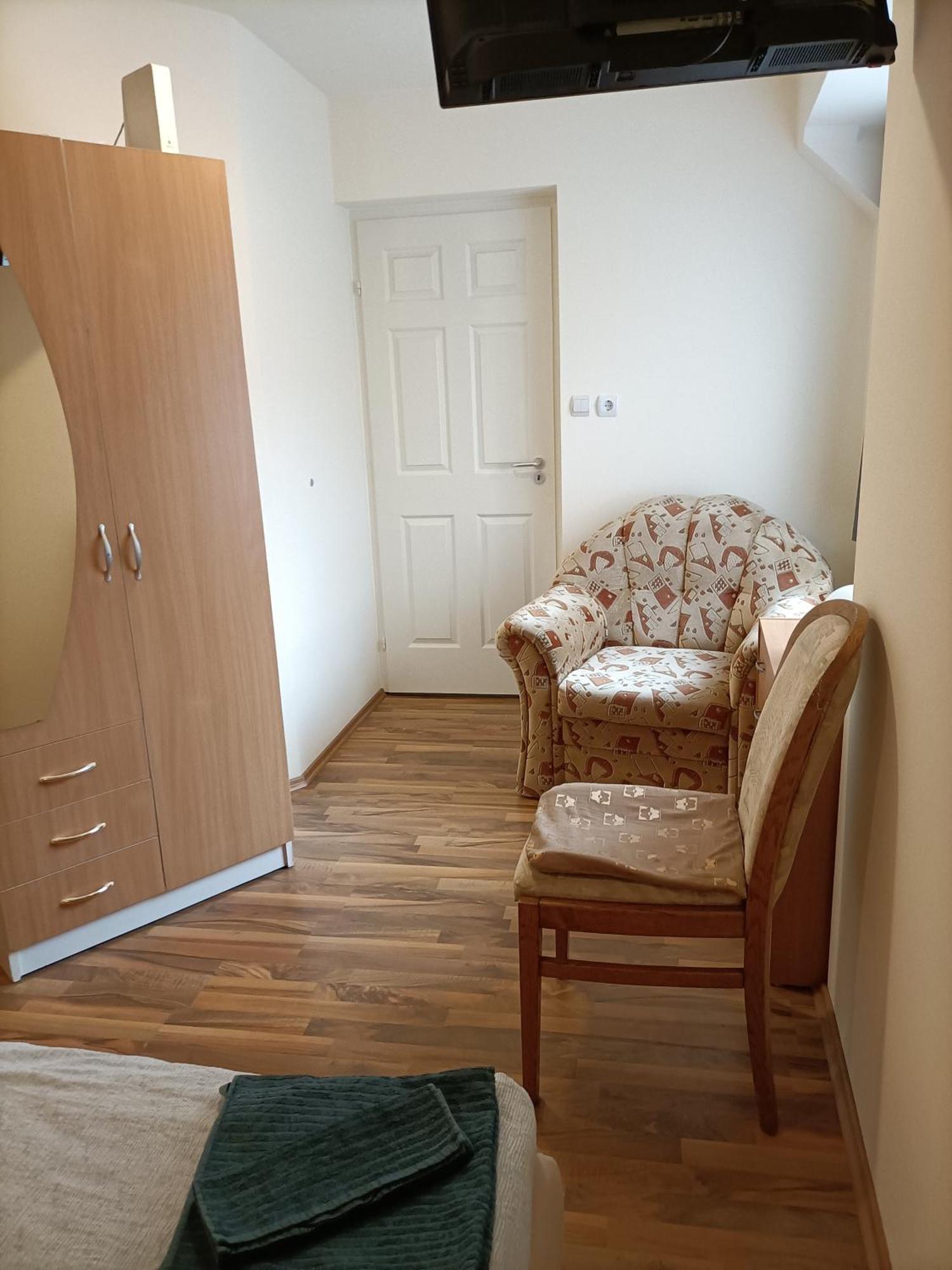 Start Apartmanok Pécs Zewnętrze zdjęcie