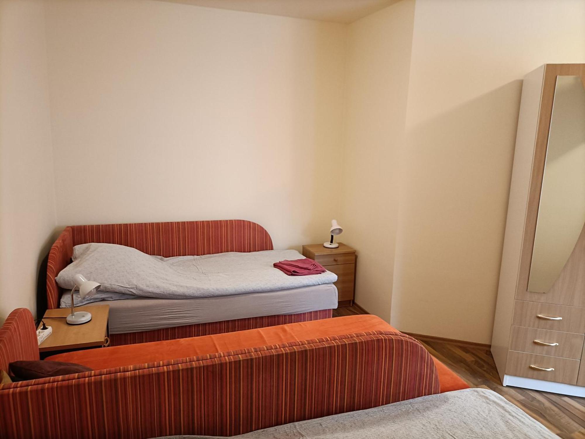 Start Apartmanok Pécs Zewnętrze zdjęcie