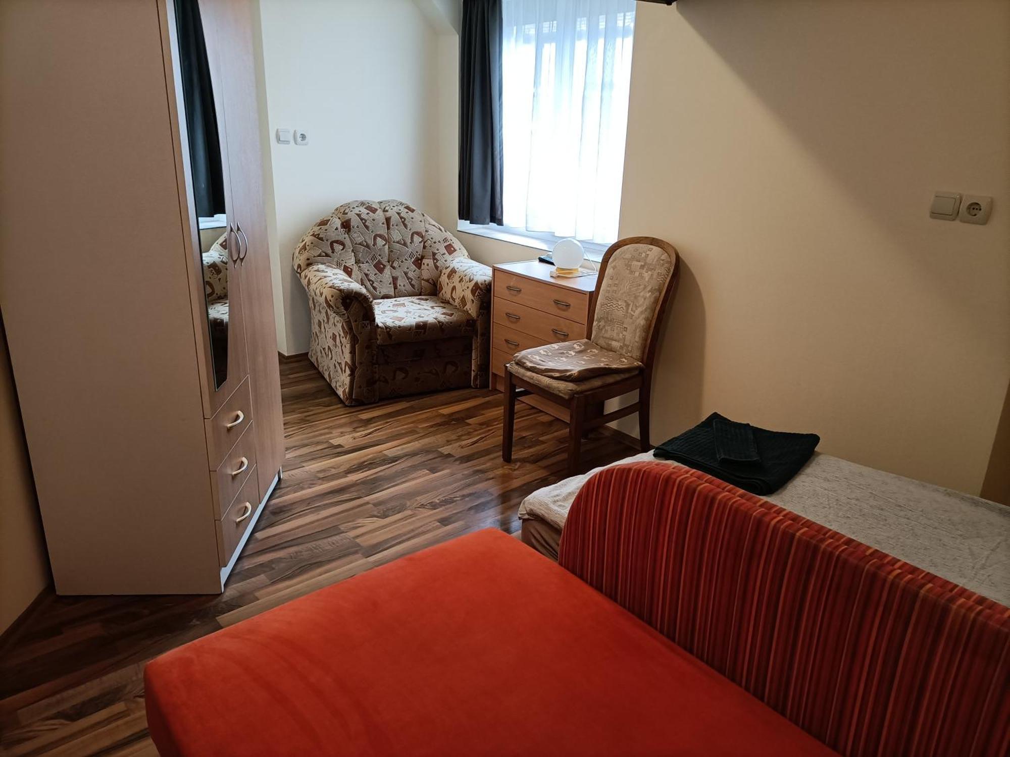 Start Apartmanok Pécs Zewnętrze zdjęcie