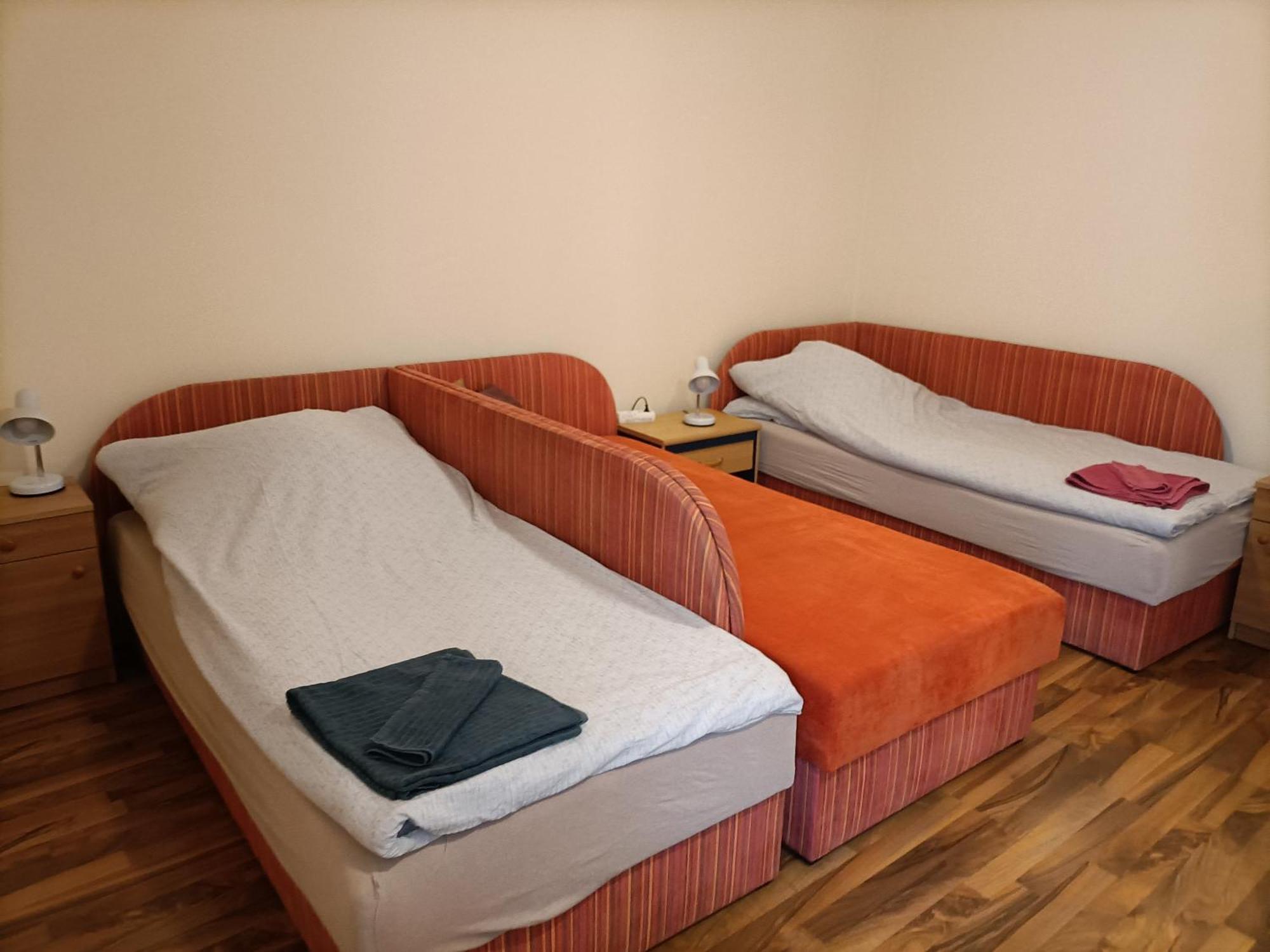 Start Apartmanok Pécs Zewnętrze zdjęcie
