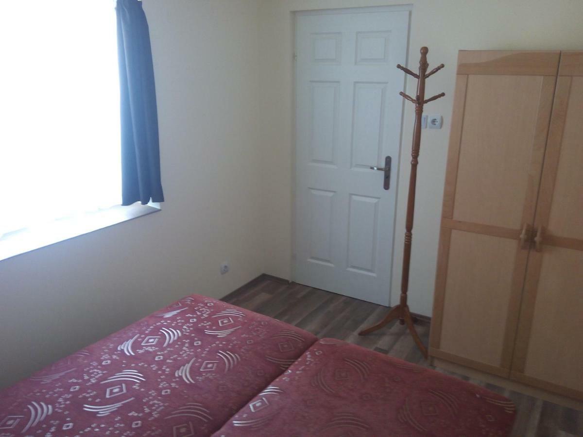 Start Apartmanok Pécs Zewnętrze zdjęcie