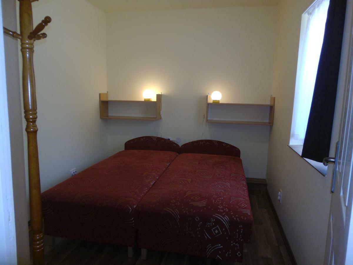 Start Apartmanok Pécs Zewnętrze zdjęcie